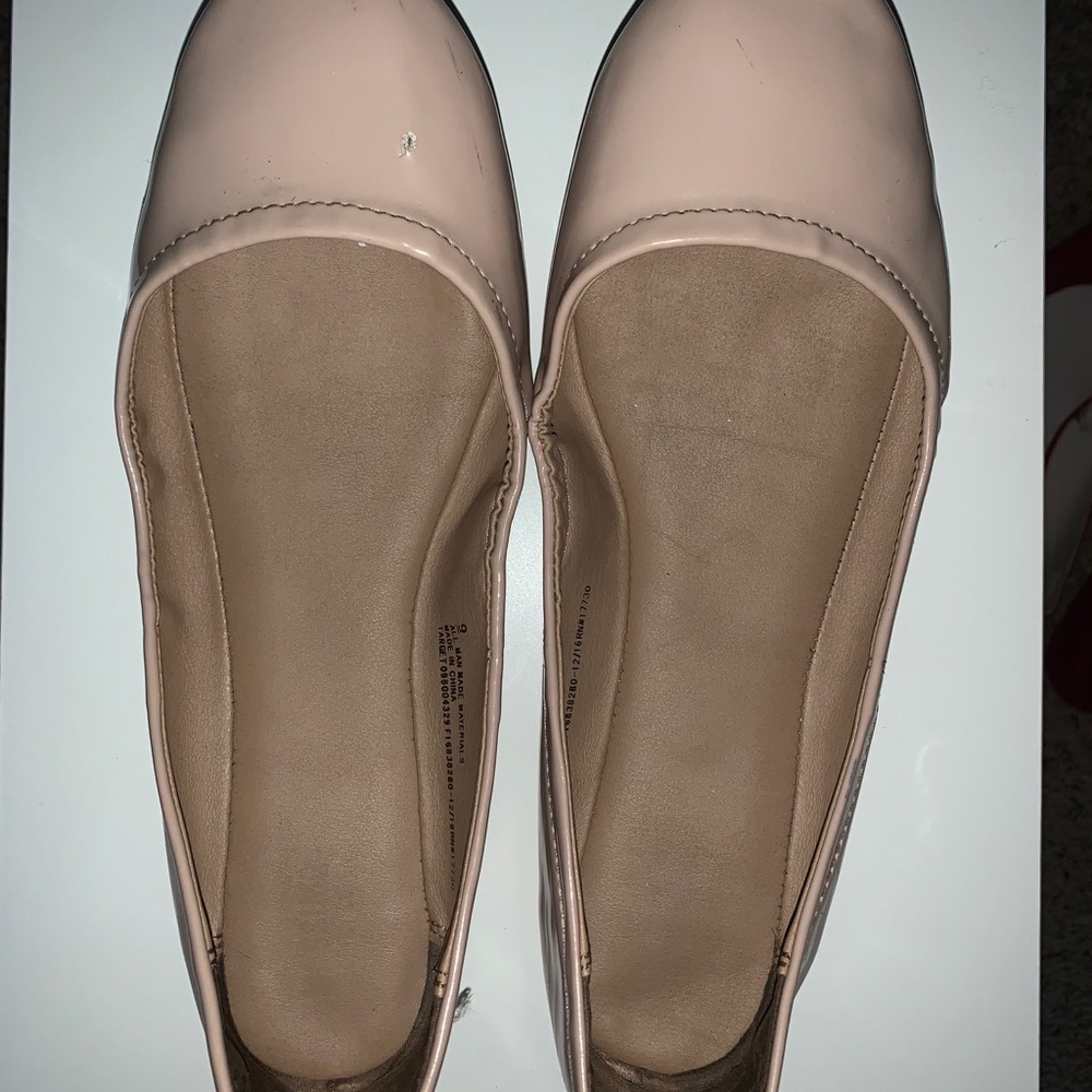 Women’s flats